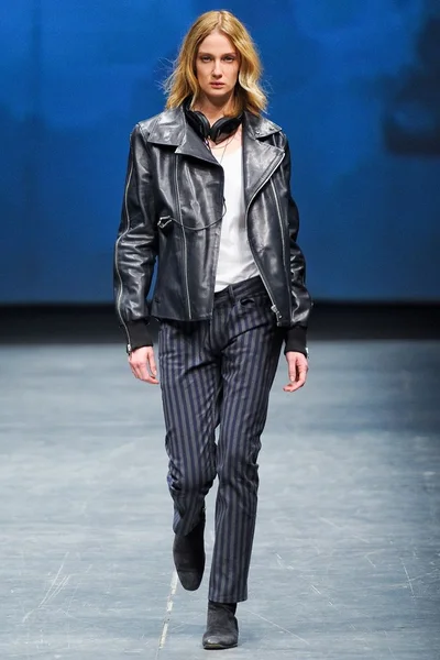 Look 23